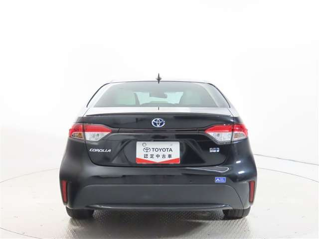 カローラ1.8 ハイブリッド W×B