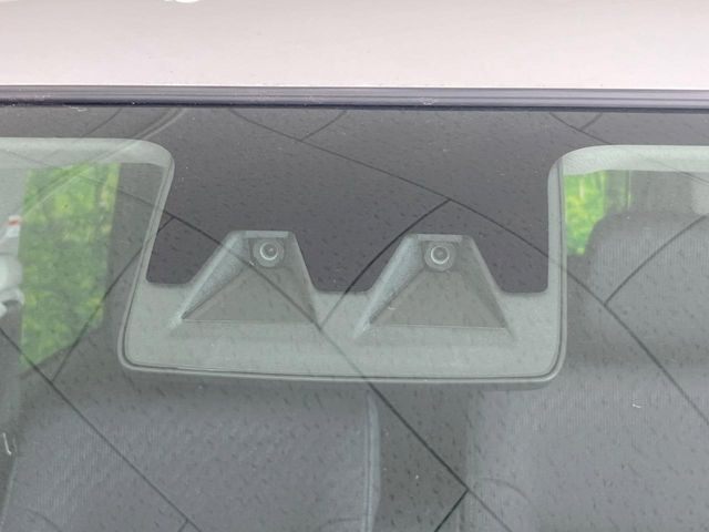 �y�X�}�[�g�A�V�X�g�z���s���ɑO���̎ԗ�����F�����A�Փ˂������Ȏ��͌x��ƃu���[�L�ŏՓˉ���Ɣ�Q�y�����A�V�X�g�B�����S�Ƀh���C�u�����y���݂��������܂��B