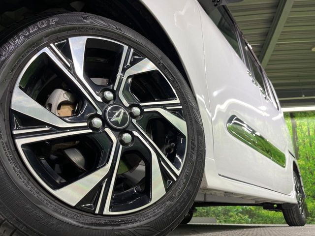 �y����14�C���`�A���~�z�C�[���z�O�ςɃ}�b�`���������A���~�z�C�[���𑕒����Ă���܂��B�e��ЊO�A���~�z�C�[����A�X�^�b�h���X�^�C�����戵�����Ă���܂��B���񂲑��k����������