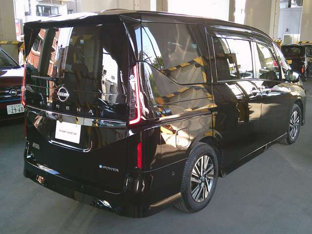 セレナ1.4 e-POWER ハイウェイスターV