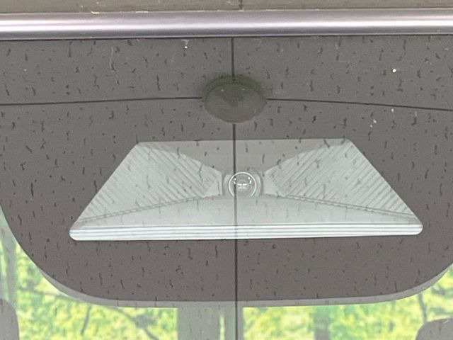 �y�z���_�Z���V���O�z���s���ɑO���̎ԗ�����F�����A�Փ˂������Ȏ��͌x��ƃu���[�L�ŏՓˉ���Ɣ�Q�y�����A�V�X�g�B�����S�Ƀh���C�u�����y���݂��������܂��B