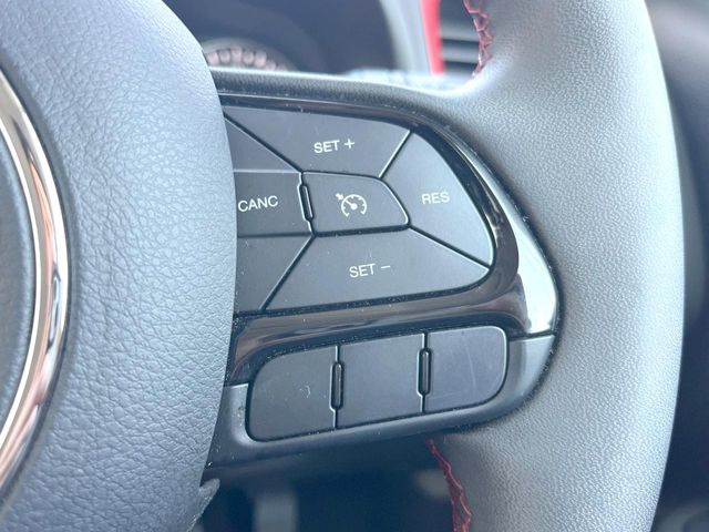 ���I�[�g�N���[�Y�R���g���[��:�������H�⎩���Ԑ�p���H���ɂāA�葬���q���\�ƂȂ�֗��ȋ@�\�ł��B�������ړ��̍ۂł����ɂ����֗��ɂ��g�����������܂���