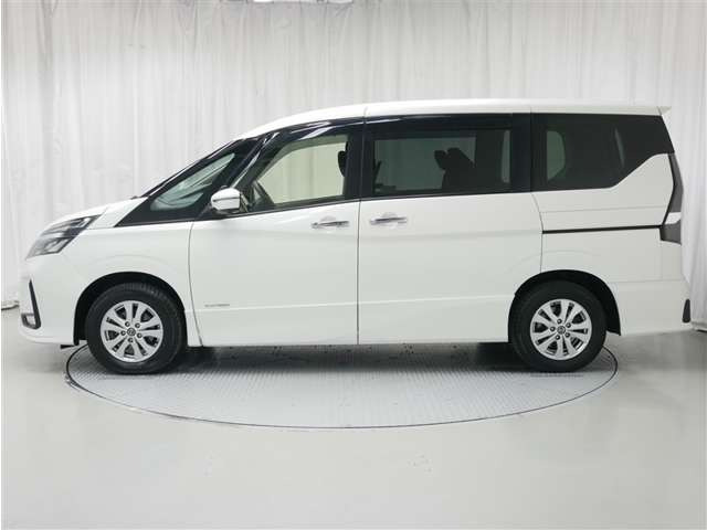 セレナ2.0 ハイウェイスターV 4WD