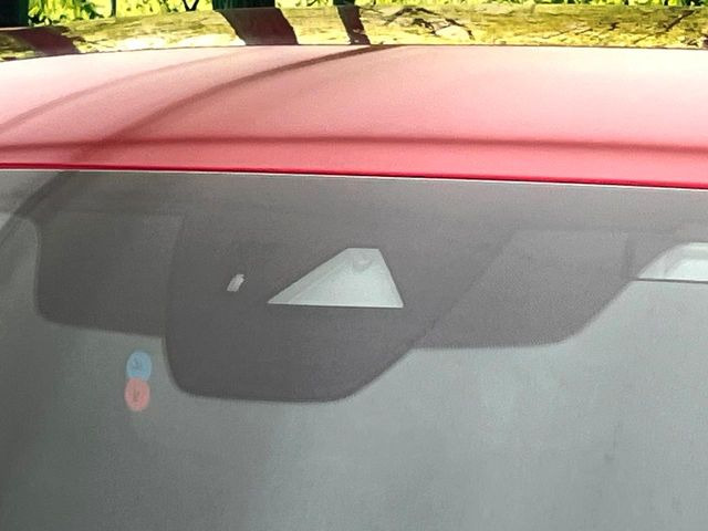 �yi-ACTIVESENSE�z���s���ɑO���̎ԗ�����F�����A�Փ˂������Ȏ��͌x��ƃu���[�L�ŏՓˉ���Ɣ�Q�y�����A�V�X�g�B�����S�Ƀh���C�u�����y���݂��������܂��B