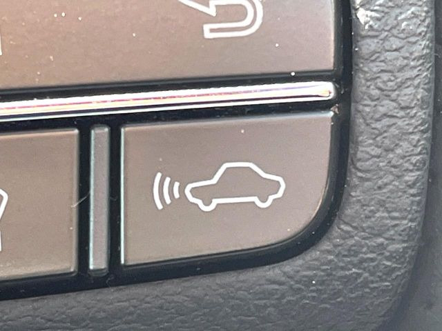 �y�v���N���b�V���Z�[�t�e�B�z�O���̎ԗ��������m���A�Փ˂������Ȏ��͌x��Œ��ӂ𑣂��A�u���[�L�𓥂ޗ͂��T�|�[�g�B�u���[�L�𓥂߂Ȃ������ꍇ�͏Փ˔�Q�y���u���[�L���쓮�A�Փˉ�����T�|�[�g���܂��B