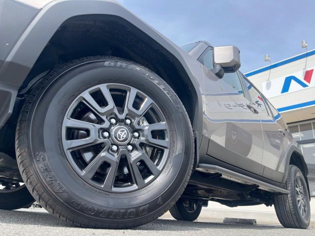 �y����18�C���`�A���~�z�C�[���z�O�ςɃ}�b�`���������A���~�z�C�[���𑕒����Ă���܂��B�e��ЊO�A���~�z�C�[����A�X�^�b�h���X�^�C�����戵�����Ă���܂��B���񂲑��k����������