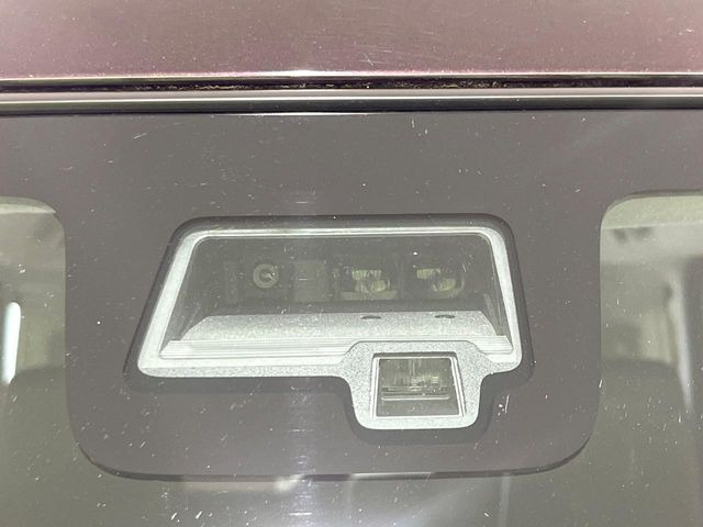 �y�f���A���Z���T�[�u���[�L�T�|�[�g�z���s���ɑO���̎ԗ�����F�����A�Փ˂������Ȏ��͌x��ƃu���[�L�ŏՓˉ���Ɣ�Q�y�����A�V�X�g�B�����S�Ƀh���C�u�����y���݂��������܂��B