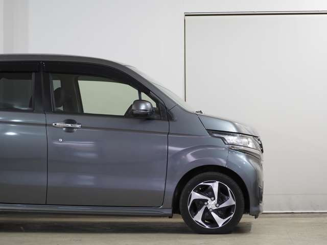 LINE始めました♪ネットには載っていない写真が見たい、エンジン音が聴きたいなどのご要望にお応えします!友達登録してメッセージをご送信下さい(^&omega;^)