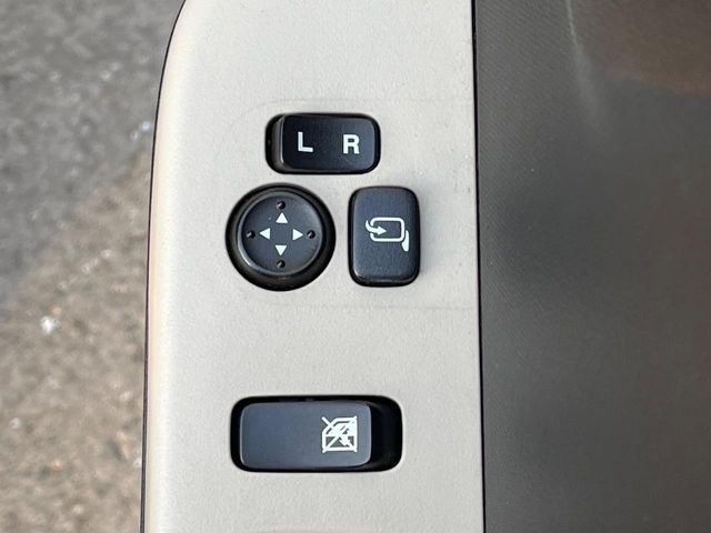 �y�d���i�[�~���[�z�T�C�h�~���[�͓d���i�[���ƂȂ��Ă���A�������ԏ�ł��L�Y�������X�N��}�����܂��B