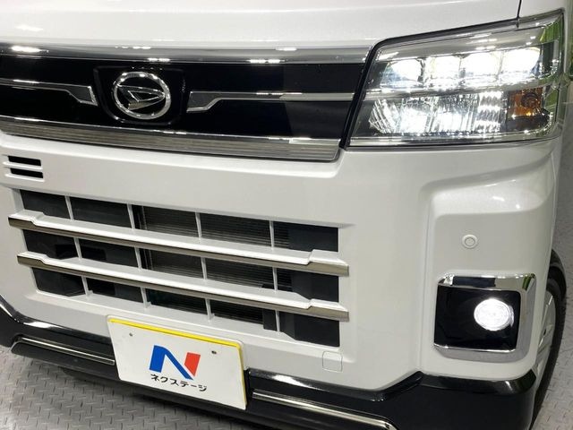 �yLED�w�b�h���C�g�z���V����ԑ��s�����ǍD�Ȏ��E���m�ۂ����S���ĉ^�]�ł��鍂�P�xLED�w�b�h���C�g�𑕔�!�_�����x�������A����d�͂��}�����Ă��܂��B