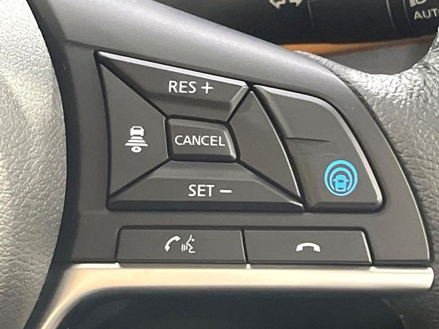 【プロパイロット】高速道路での長距離走行が楽に!!渋滞時と巡回走行のシーンで、アクセル・ブレーキ・ステアリングを自動で制御し、長距離運転の負担を軽減してくれます♪