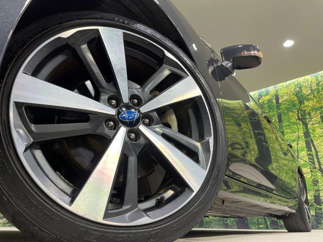 �y����18�C���`�A���~�z�C�[���z�O�ςɃ}�b�`���������A���~�z�C�[���𑕒����Ă���܂��B�e��ЊO�A���~�z�C�[����A�X�^�b�h���X�^�C�����戵�����Ă���܂��B���񂲑��k����������