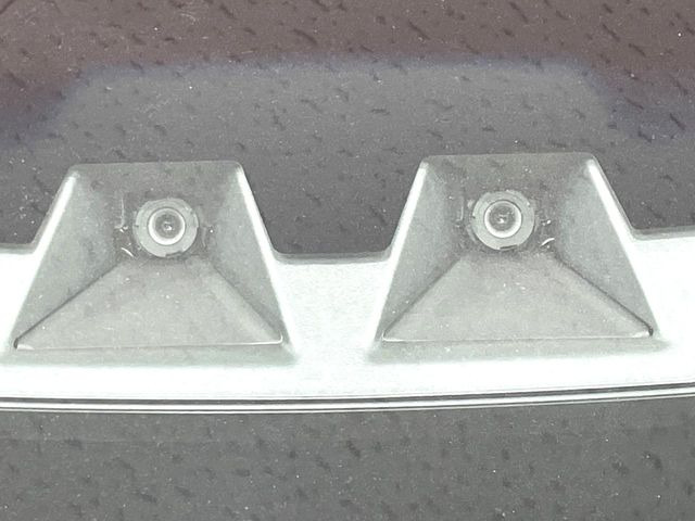 �y�X�}�[�g�A�V�X�g�z���s���ɑO���̎ԗ�����F�����A�Փ˂������Ȏ��͌x��ƃu���[�L�ŏՓˉ���Ɣ�Q�y�����A�V�X�g�B�����S�Ƀh���C�u�����y���݂��������܂��B