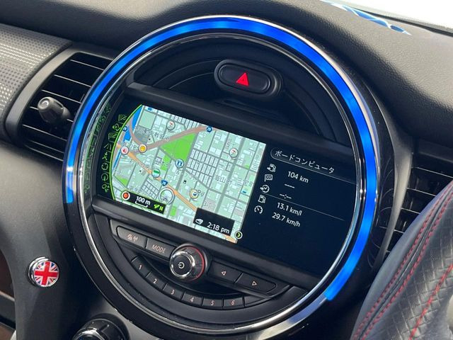 �������i�r:��̊��̂���i�r�́A����������ԓ������o���Ă���܂��B�I�[�f�B�I�@�\���[�����Ă���܂��̂ŁA�^�]�����y���߂܂���