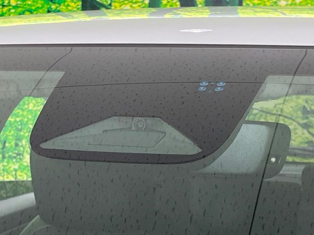 �y�z���_�Z���V���O�z���s���ɑO���̎ԗ�����F�����A�Փ˂������Ȏ��͌x��ƃu���[�L�ŏՓˉ���Ɣ�Q�y�����A�V�X�g�B�����S�Ƀh���C�u�����y���݂��������܂��B