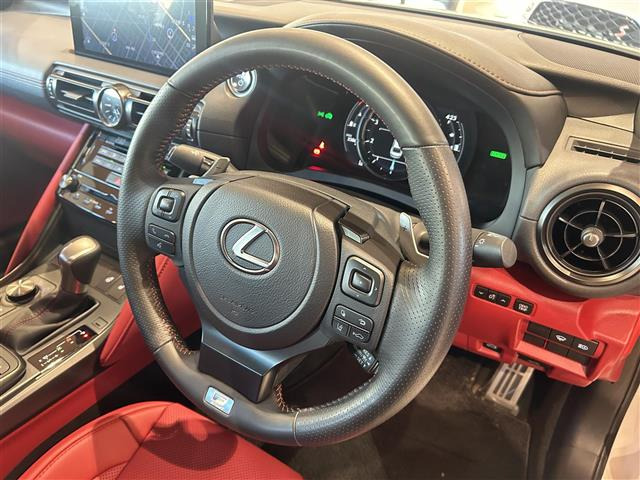 IS300h Fスポーツ 4WD