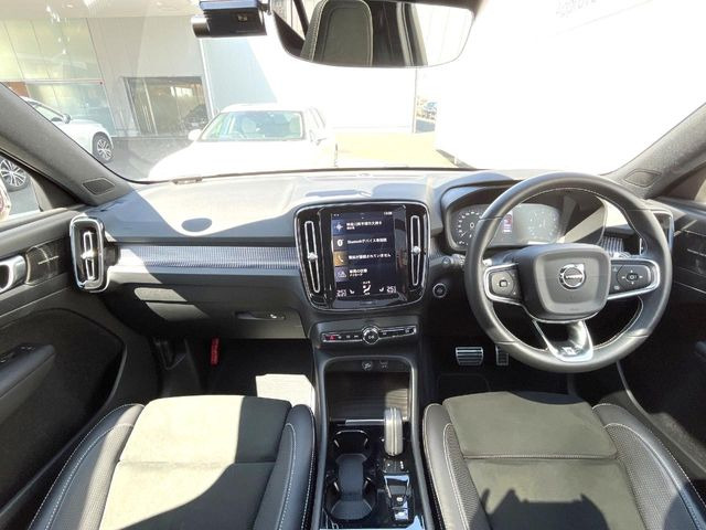 XC40T4 AWD Rデザイン 4WD