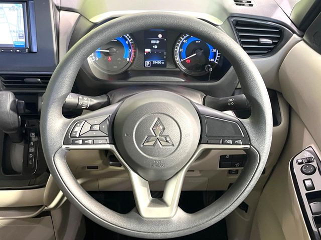 �y�X�e�A�����O�X�C�b�`�z�^�]���A�O������ڐ������炷���ƂȂ��A�I�[�f�B�I���̑��삪�\�ȕ֗��@�\!���S&���K�ȃh���C�u�����o���Ă���܂���