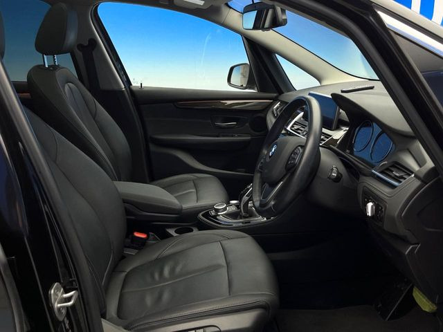 ●シートの使用感:破れ・へたりも少なく、ご覧の通りきれいな状態を維持しております。また、室内クリーニング・コーティングもご用命いただけます。