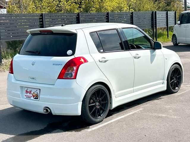 お客様のご予算帯に合わせたお車を常時100台以上取り揃えています!当社のスタッフがお客様のお車選びをしっかりサポートしご提案させていただきます!