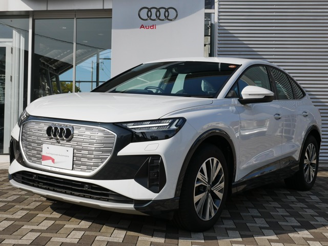 Q4スポーツバックe-tron40 アドバンスド