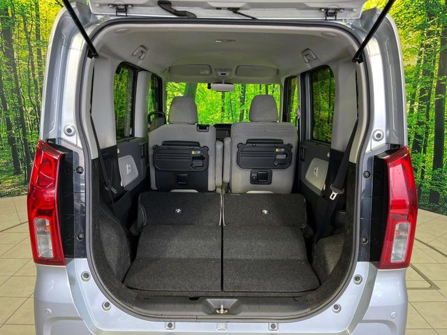 普段のお買い物や通勤、送迎等に十分な荷室スペースを確保しております。セカンドシートを倒すと、大きな荷物の積載も可能です♪