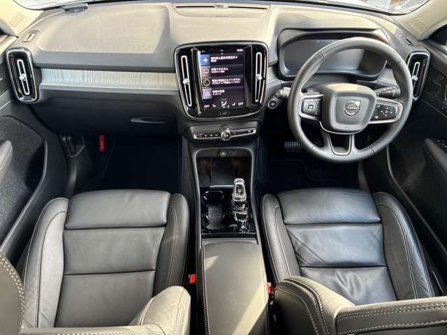 XC40B4 AWD インスクリプション 4WD