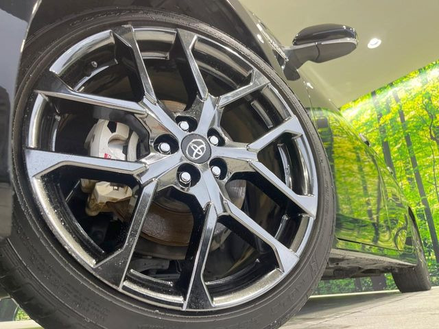 �y����18�C���`�A���~�z�C�[���z�O�ςɃ}�b�`���������A���~�z�C�[���𑕒����Ă���܂��B�e��ЊO�A���~�z�C�[����A�X�^�b�h���X�^�C�����戵�����Ă���܂��B���񂲑��k����������