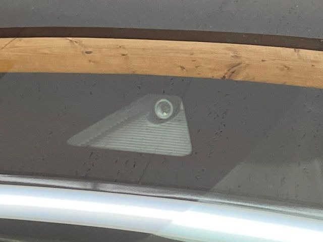 �y�A�h�o���X�g�X�}�[�g�V�e�B�u���[�L�T�|�[�g�z���s���ɑO���̎ԗ�����F�����A�Փ˂������Ȏ��͌x��ƃu���[�L�ŏՓˉ���Ɣ�Q�y�����A�V�X�g�B�����S�Ƀh���C�u�����y���݂��������܂��B