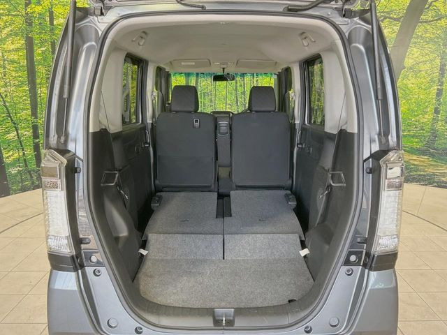 ���i�̂���������ʋ΁A���}���ɏ\���ȉ׎��X�y�[�X���m�ۂ��Ă���܂��B�Z�J���h�V�[�g��|���ƁA�傫�ȉו��̐ύڂ��\�ł���