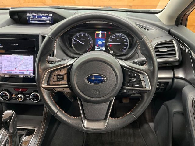 �y�����v�����X�e�A�����O�z�㎿�Ȋv���g�p���邱�ƂŁA��ɂ����������݂ƂĂ��^�]���₷���n���h���ł���