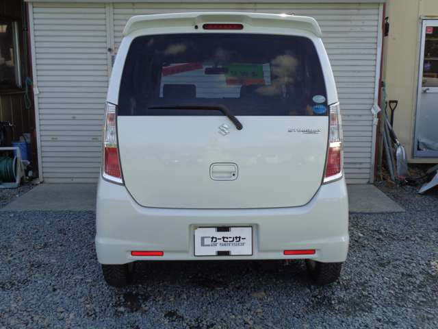 近年では格安のお車にてトラブルが多発しています。トラブルの原因が車検整備です。当店ではただ車検を通すだけでなく、独自の車検整備の規定を定めて車検取得を行っています。