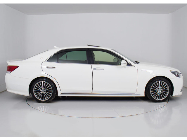 お探しの方必見OP18AW付!大人気のオプション装備純正18インチアルミホイール!