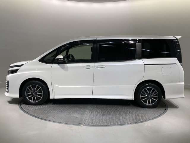 ヴォクシー2.0 ZS