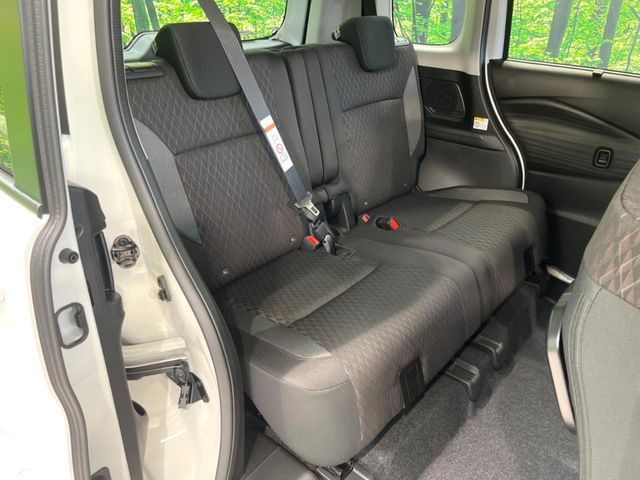 ���i���ȃI���W�i���t���A�}�b�g���I�v�V�����ɂĂ��p�ӂ��Ă���܂��B���D���ȃf�U�C����J���[�����Ԃɍ��킹�đI��ł����������Ƃ��ł��܂���