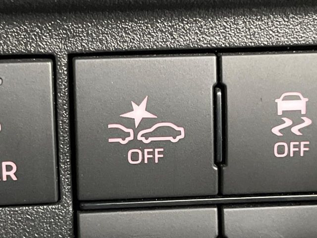 �y�X�}�[�g�A�V�X�g�z���s���ɑO���̎ԗ�����F�����A�Փ˂������Ȏ��͌x��ƃu���[�L�ŏՓˉ���Ɣ�Q�y�����A�V�X�g�B�����S�Ƀh���C�u�����y���݂��������܂��B