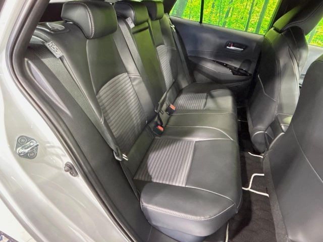 後部座席も気になるようなキズ・汚れやへたり等、大きなダメージはなく、良好な状態です。