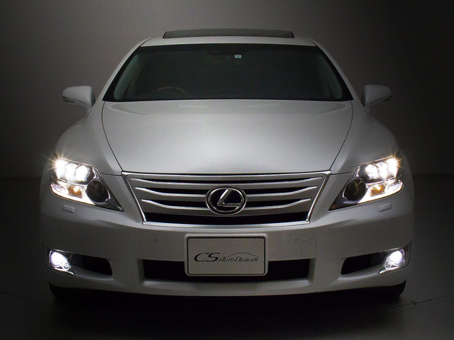 �g�����N�������Ǝv���Ă���܂���?���ۂ͑�e�ʃg�����N�ł�!���s���̒������h���C�u�����K�ł�!�܂��A�����t���X�y�[�X���������Ă���܂��̂ŁA��Ԃł��A�J�ł���̓������Ă�����育�������܂��B