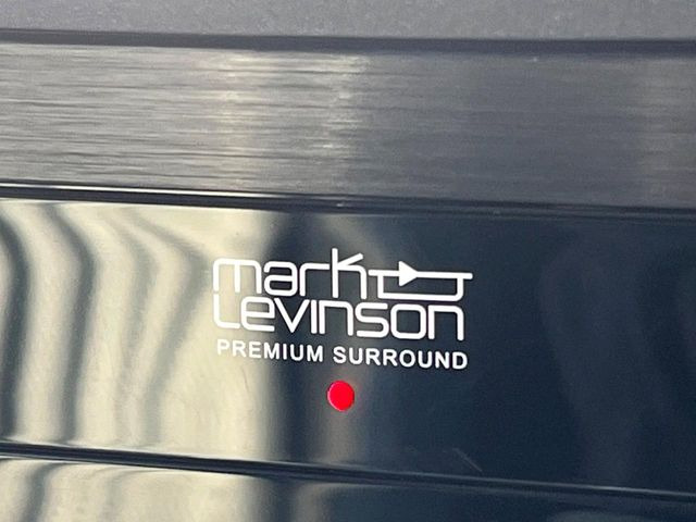 �y�}�[�N���r���\���T�E���h�V�X�e���z���[�J�[�I�v�V�����̍��i�ʃT�E���h�V�X�e���𓋍ځB��p�̃`���[�j���O���{���ꂽ�召�l�X�ȃX�s�[�J�[����ǎ��ȃT�E���h���t�ł��A�Տꊴ���ӂ�鉹����Ԃ����o���܂��B