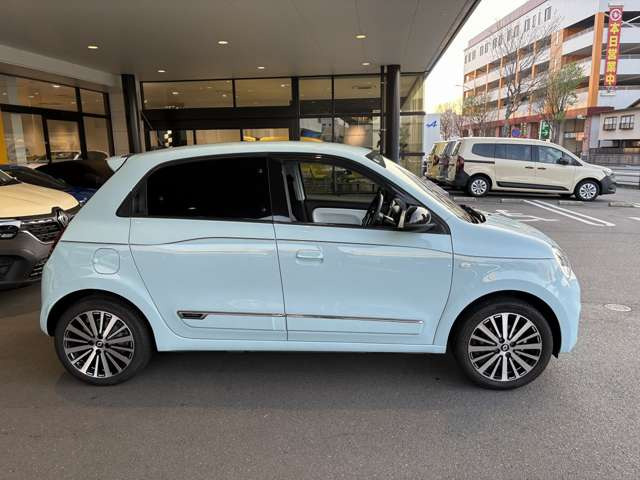 �E���ʂ���̉摜�ł��B�����̃o�C�U�[���t���Ă��܂��B