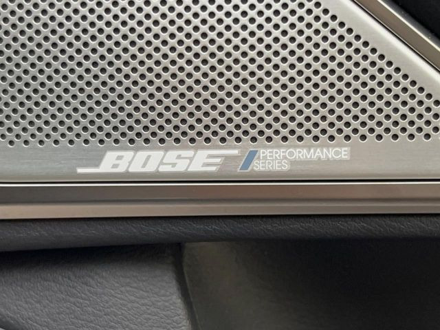 �yBOSE�T�E���h�V�X�e���z���[�J�[�I�v�V�����̍��i�ʃT�E���h�V�X�e���𓋍ځB��p�̃`���[�j���O���{���ꂽ�召�l�X�ȃX�s�[�J�[����ǎ��ȃT�E���h���t�ł��A�Տꊴ���ӂ�鉹����Ԃ����o���܂��B