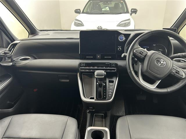 ノア1.8 ハイブリッド S-Z E-Four 4WD