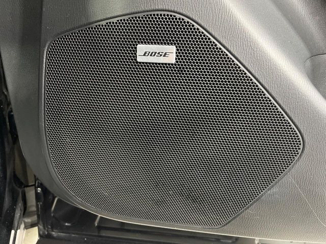 �yBOSE�T�E���h�V�X�e���z�[���̃i�r�@�\�͂������A���x�ȃ`���[�j���O�\�͂����ڂ���Ă���A�������ȉ��y�����y���݂��������܂���