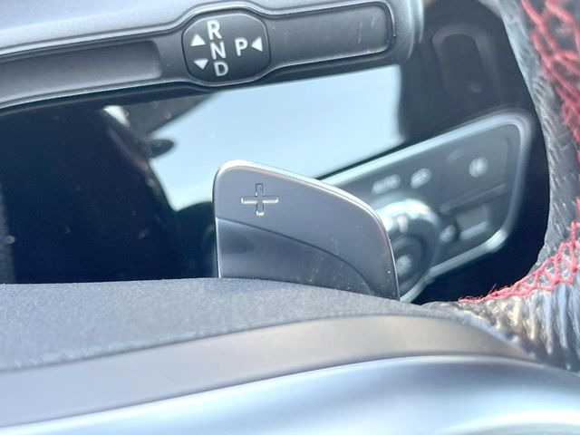 ●ステアリングパドルシフト:クイックなシフト操作が可能!レスポンスが高く、あなたのギア変速にしっかりとついてきてくれます!お車と一体となれる装備です。