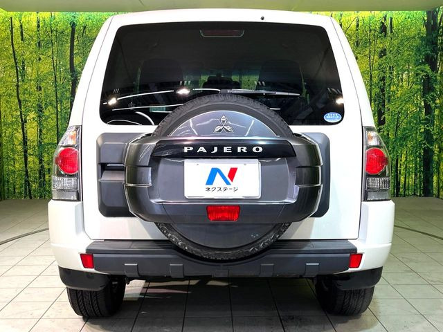 安心の最長10年・走行無制限保証(有償)をご用意。保証内容も充実はもちろん、無料点検&オイル交換や、年中無休の全国・24時間ロードサービスも付帯されておりますのでご安心下さい。