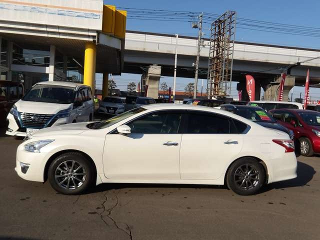 ティアナ2.5 XV ナビAVMパッケージ