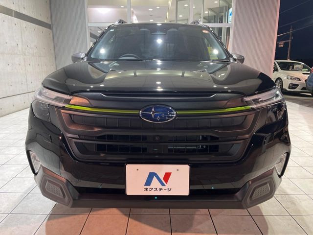 高透明度のガラス皮膜で撥水はもちろん、上質なツヤ・光沢を実現。紫外線や酸性雨から大切な愛車を保護し、色あせ・劣化を防止。「弾スプラッシュコート」、「弾プリミッサコート」からお選びいただけます。