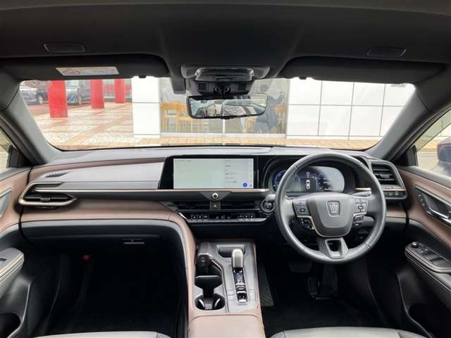 クラウンクロスオーバー2.5 G アドバンスト レザー パッケージ E-Four 4WD