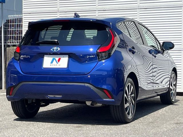 ��D�]�𒸂��Ă���܂��{�f�B�̒e�X�v���b�V���R�[�g���D�]��t���B�ʏ�̃K���X�R�[�g�ƈقȂ�A�ϋv�N��6�N�̖��@���K���X�R�[�e�B���O���A�{�f�B���L���C�ȏ�Ԃɕۂ��Ă���܂��B