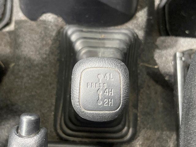 4WDのお車ですので、雪道でも安心です♪降雪地地域にお住まいの方以外にも、ウィンタースポーツが趣味の方や降雪地域へ帰省される機会がある方にもおすすめ!